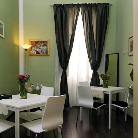 Couette-café Alexander 4*