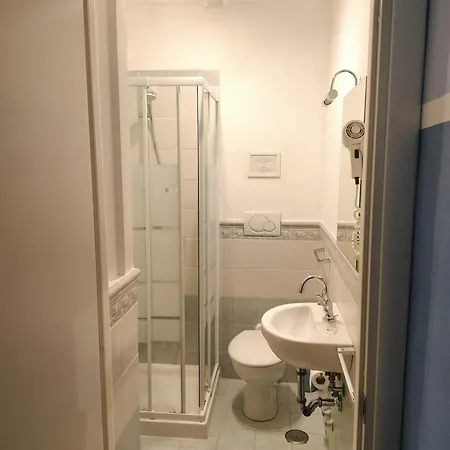 Couette-café Alexander 4*