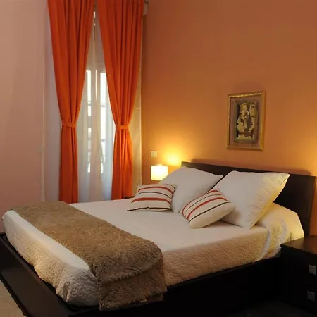 Alexander Bed & Breakfast 4*
